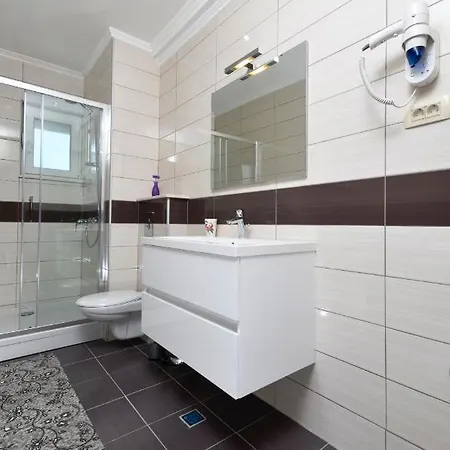 Cavar, Close To The Apartment