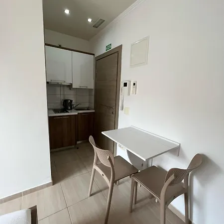 Apartman Cavar, Close To The