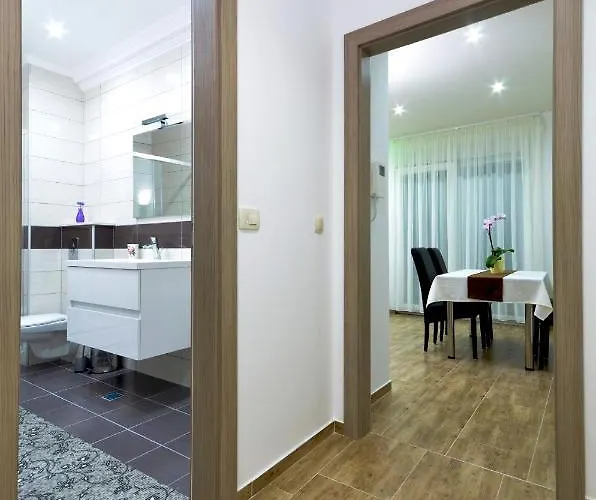 Cavar, Close To The Apartament *