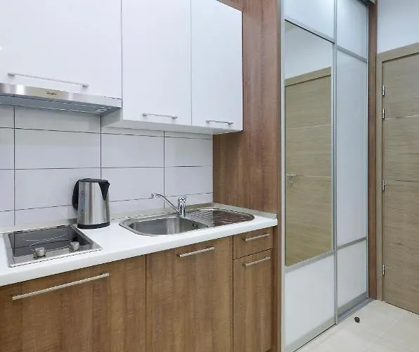 Cavar, Close To The *