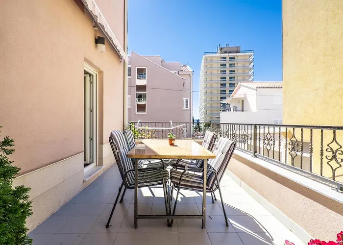 Apartament Cavar, Close To The *