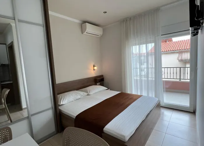 Cavar, Close To The Apartament Makarska