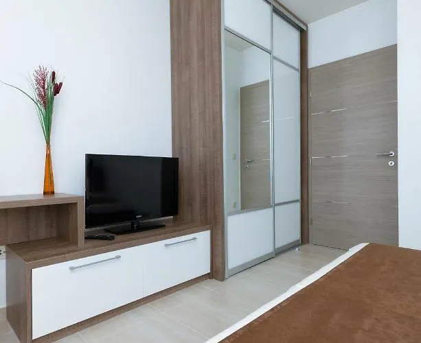 Apartment Cavar, Close To The