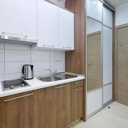 Cavar, Close To The *