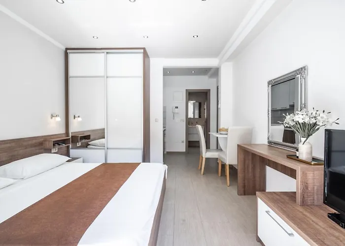 Cavar, Close To The Apartment *