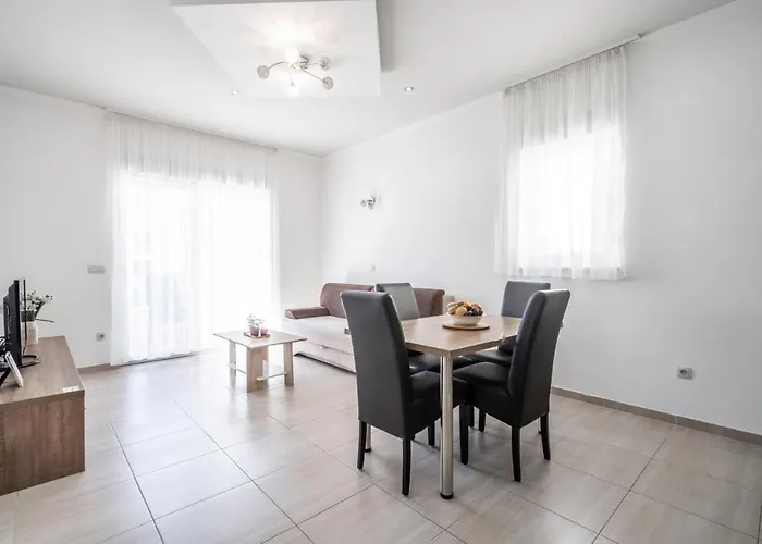 Apartment Cavar, Close To The Makarska