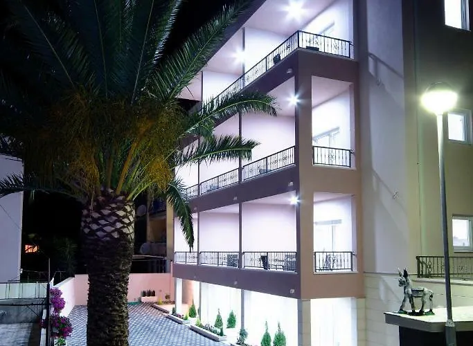 Cavar, Close To The * Makarska